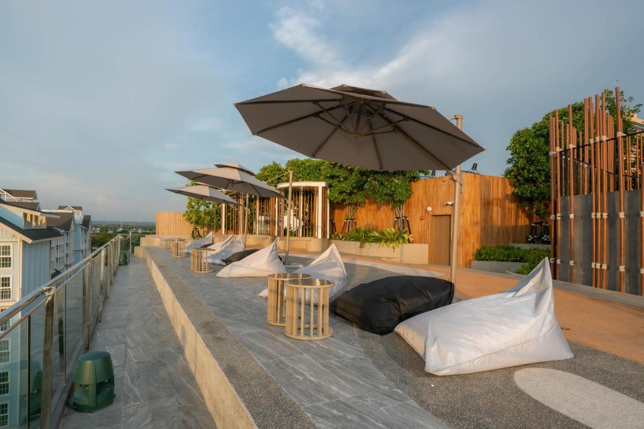 Bayphere Hotel Pattaya Jc Na Chom Thian Εξωτερικό φωτογραφία Rooftop bar